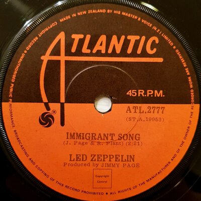 Led Zeppelin – Immigrant Song-7"-(45's)-Tron Records